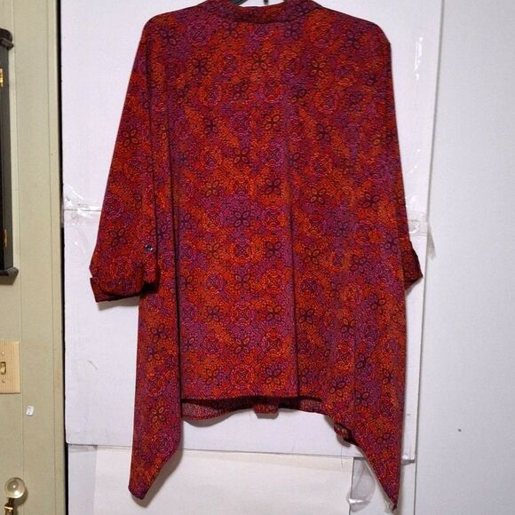 A Catherines Women's Plus Sized Blouse Red Paisley Office Siren Sharkbite Hem 5X - Picture 13 of 13